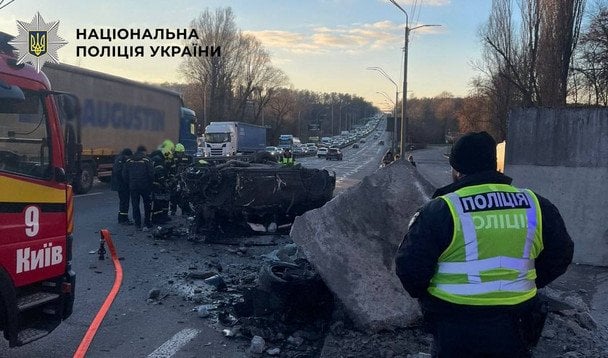Загибель водія Porsche у Києві: автомобіль розірвало на шмаття після зіткнення