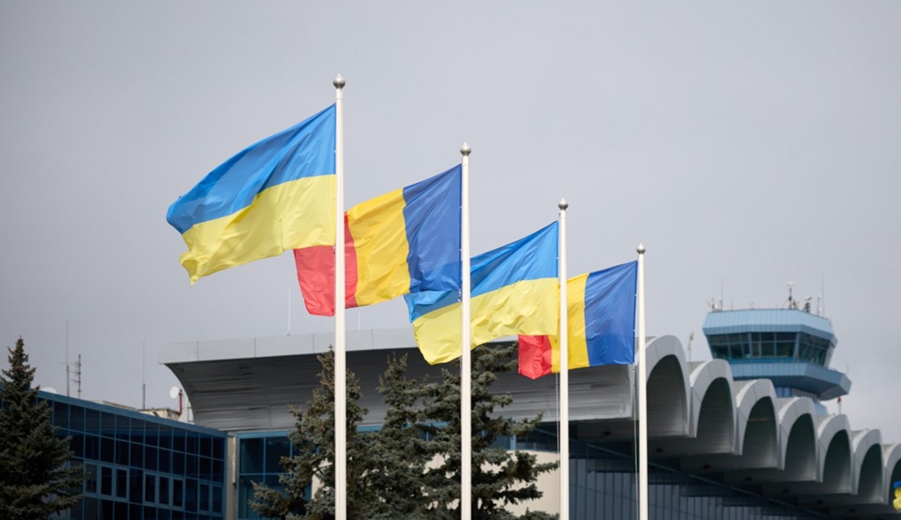Глава МЗС Румунії закликає посилити тиск