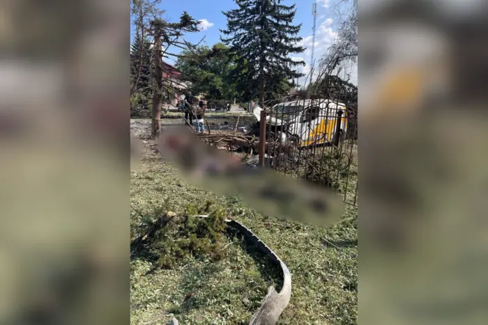 Авіаудар по Яровій: понад 20 загиблих під час видачі пенсій на Донеччині