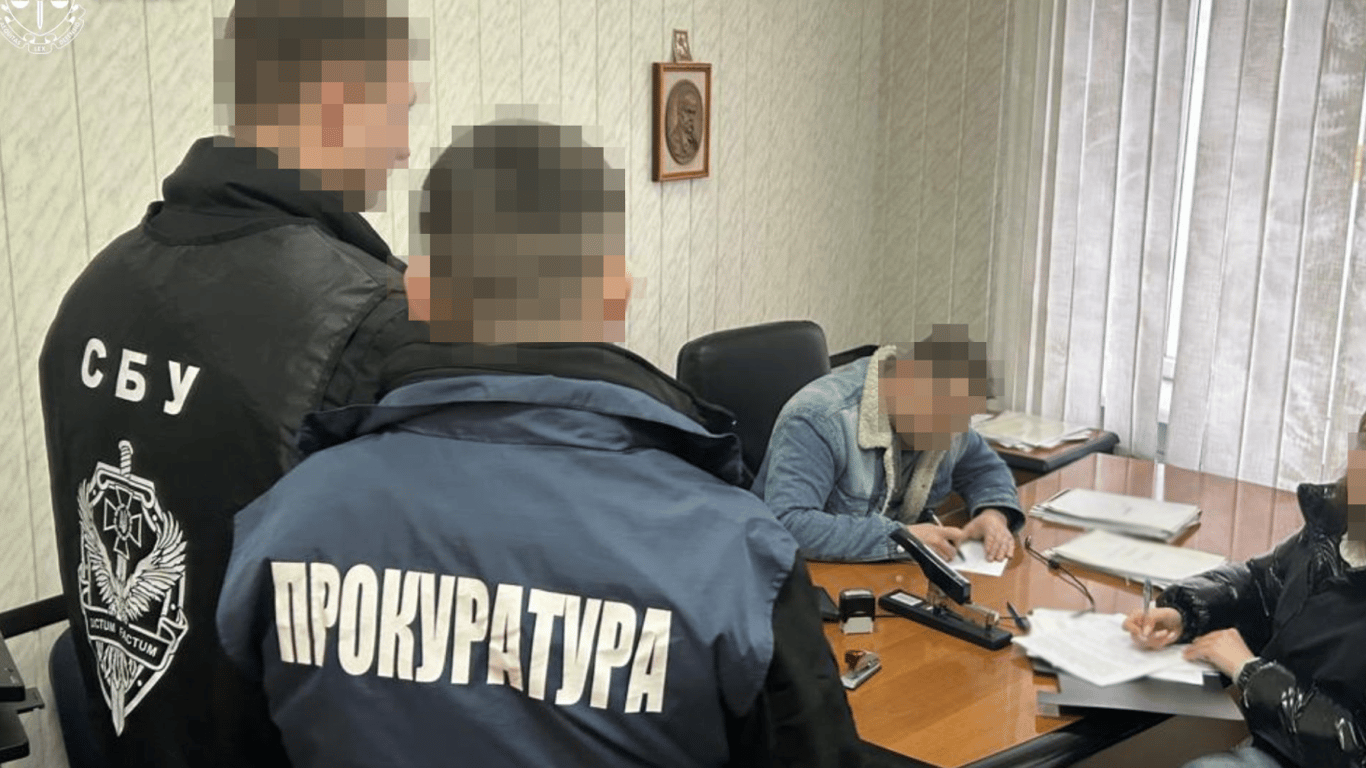 Prawnik z Drogobycza zatrzymany za łapówkę. Żądał 3000 dolarów za pomoc w ustanowieniu opieki