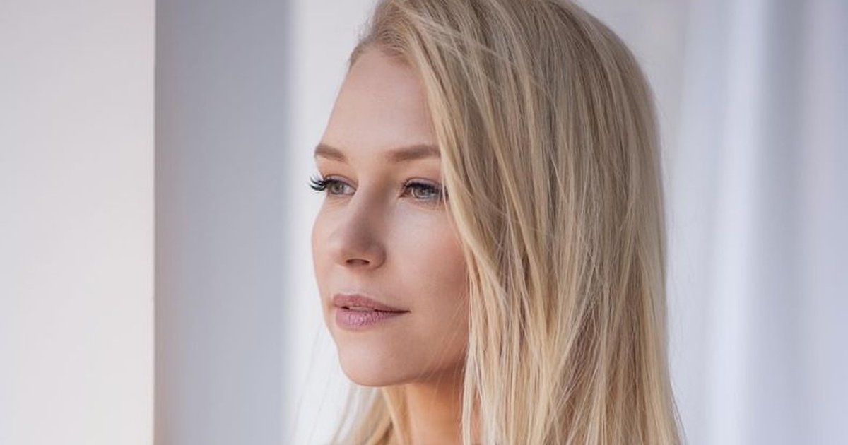 Actress removed mole for role
