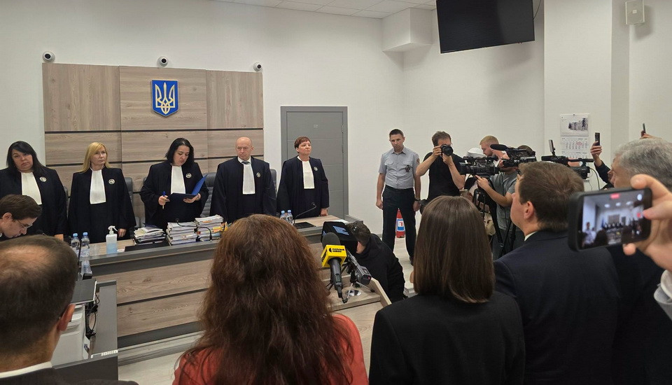 Порошенко проиграл суд Зеленскому: полный текст решения обнародуют через пять суток