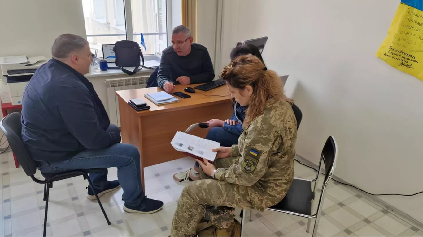 Суд отменил взыскание с гендиректора «Ивано-Франковскцемента» по делу о воинском учете
