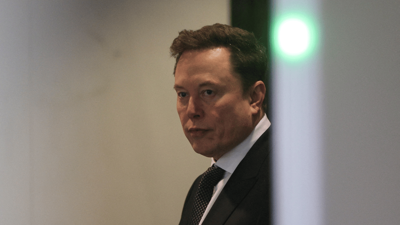 Elon Musk on Track to Become History’s First Trillionaire: Key Details on SpaceX’s IPO