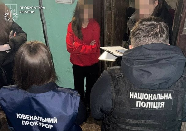 29-latka z Wołynia w areszcie. Wykorzystywała własną córkę do produkcji pornografii
