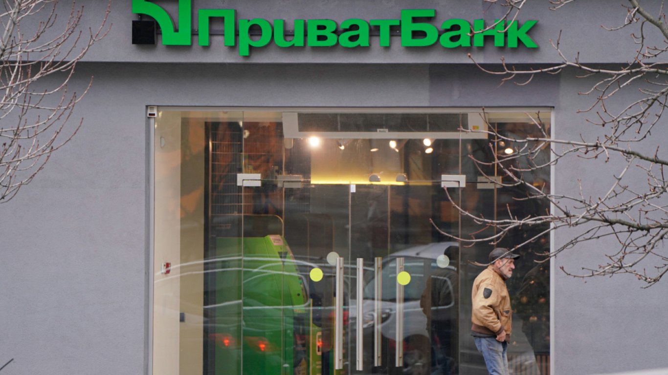 ПриватБанк відмовляє військовим у кредитах