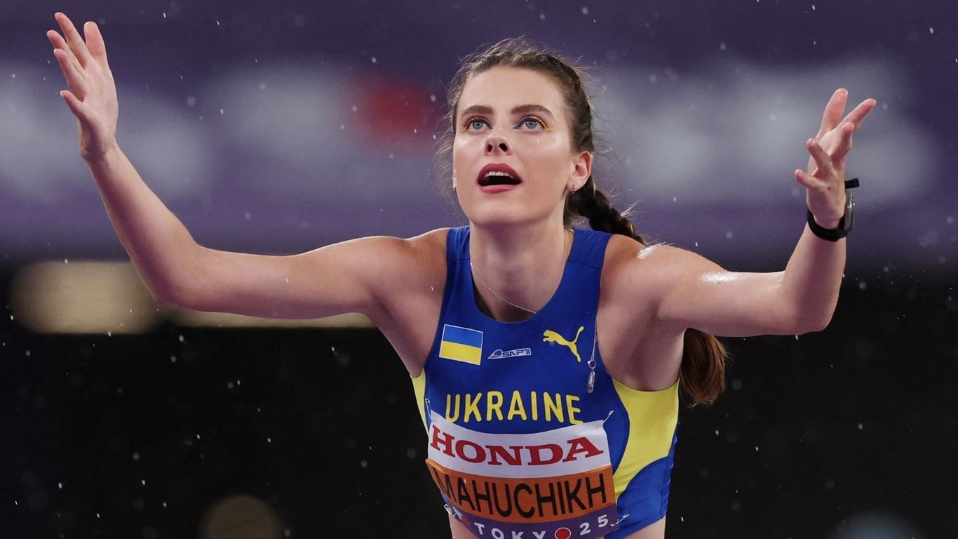 Ярослава Магучіх стрибає на 2,03 м