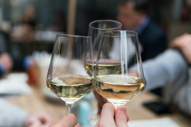 Rezygnacja z alkoholu uratowała życie: jak kobieta odkryła raka piersi
