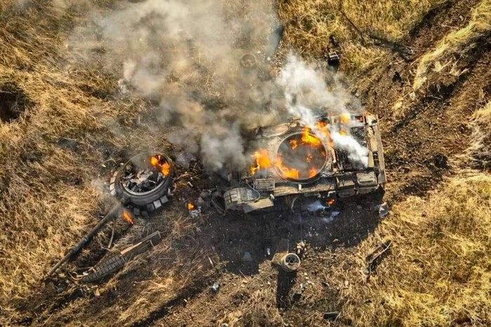 Втрати РФ за добу: понад 900 окупантів та 15 артсистем знищено