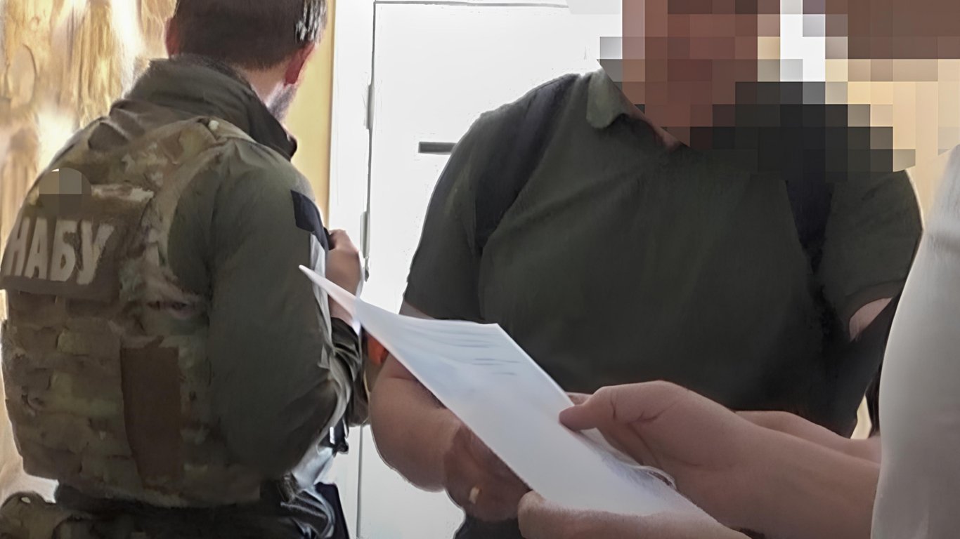 Депутат вимагав хабарі з контрактів