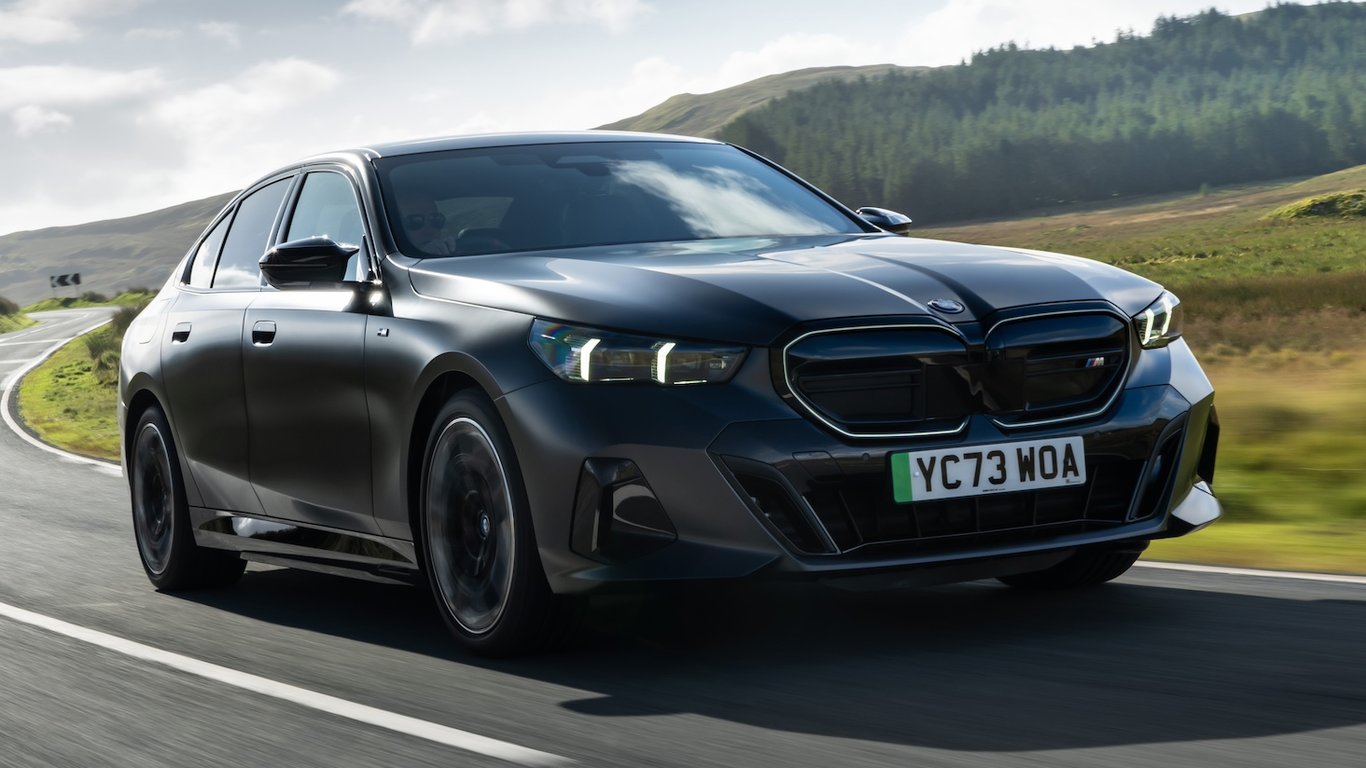 Rywalizacja elektryków: BMW zdeklasowało konkurencję, Tesla i Ford rozczarowały