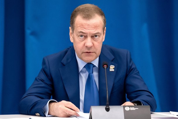 Медведев претендует на территорию Эстонии
