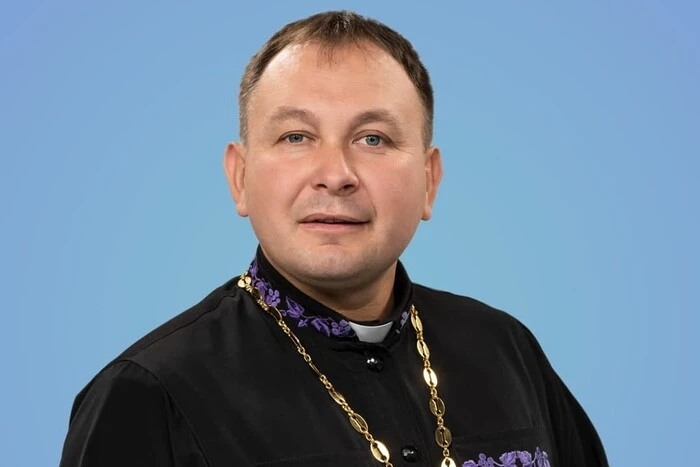 PЦУ Priest with a Hand on the Keyboard