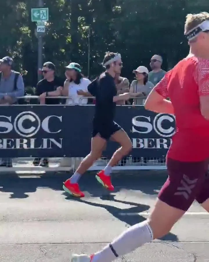Harry Styles Incognito Runs Berlin Marathon: Results in 3 Hours