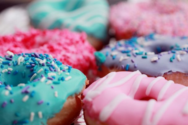 Pączki czy lody? Internauci szukają rożka wśród słodkich kółek