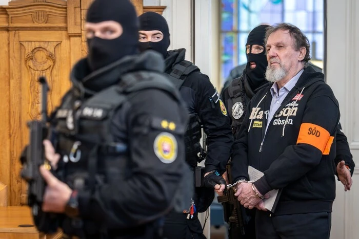 Словацький суд засудив винного у замаху на Фіцо до 21 року в’язниці