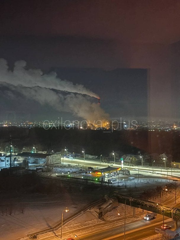 Беспилотники атаковали ТЭЦ в Орле: над городом поднимается столп дыма