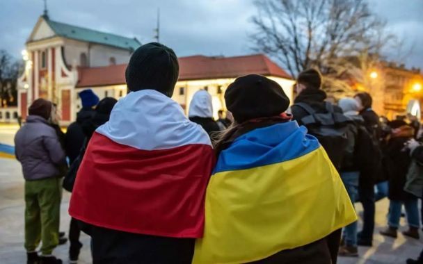 Сплеск на кордоні с Польшей: более 50 тысяч украинцев за последние месяцы подали на PESEL UKR