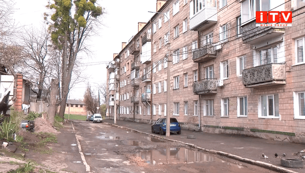 Жінка мила вікно та загинула