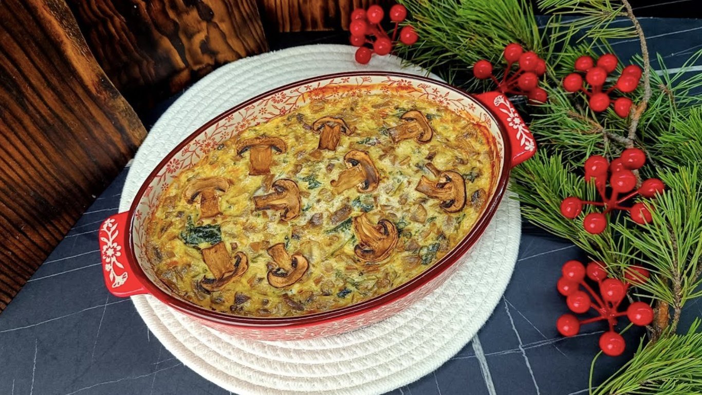 Prosta zapiekanka z pieczarkami w śmietanowo-serowym sosie