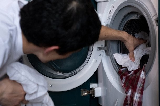 Moldy Smell in the Washing Machine: Simple Method with Vinegar and Hydrogen Peroxide