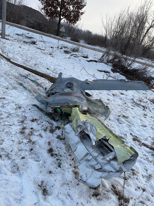 Уламки ракет після обстрілу