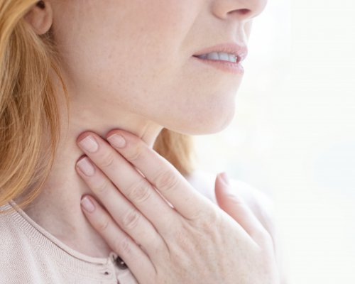 Doctors discuss throat gargling