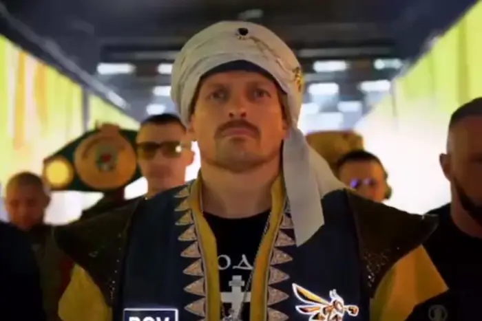 Usyk in the image of a Sultan in the ring