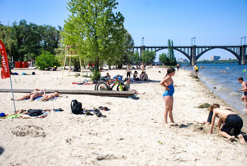 Die besten schönen Strände am Dnipro mit Fotos