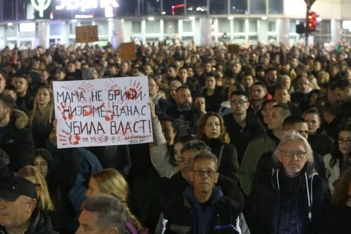 Масові протести у Сербії: владі висунуто ультиматум