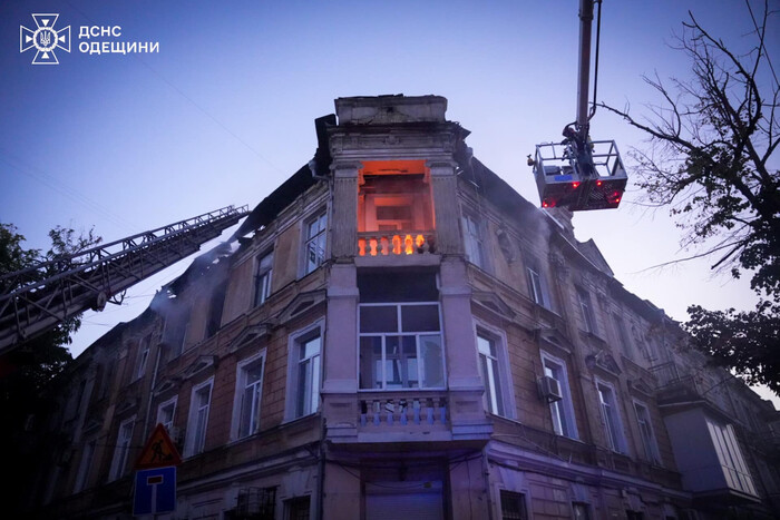 Дом в Одессе во время ракетного удара