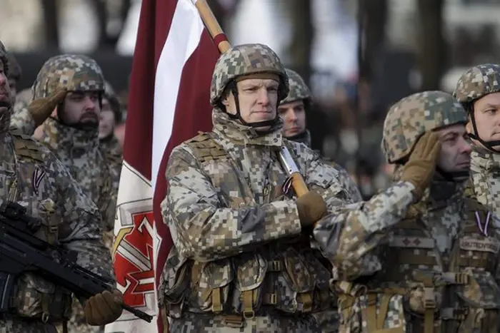 Подготовка к войне: юноши собираются в армию