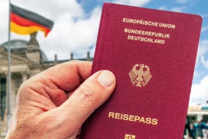 Thousands of Germans change passport data