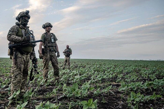 Group of soldiers on the front line