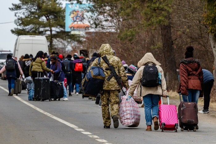 Ukrainians of conscription age with the EU