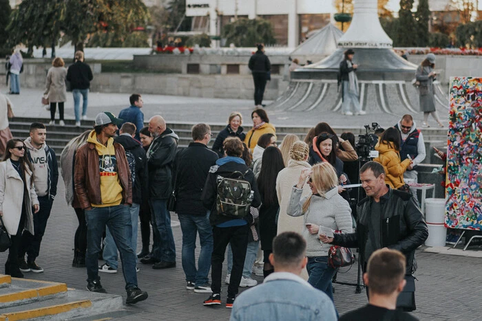 Жителі на підконтрольних територіях України