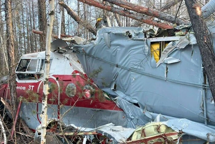 Random image of a crashing airplane in Yakutia