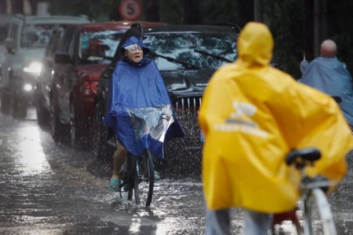 Typhoon Pulasan - evacuation in Shanghai