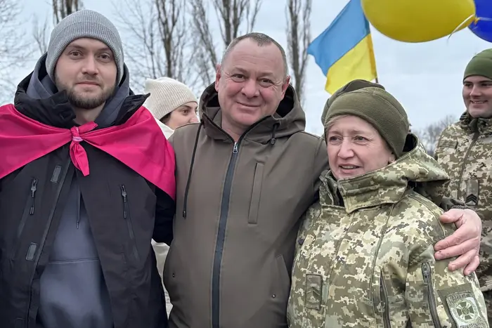 The soldier's reunion with his relatives after years of captivity