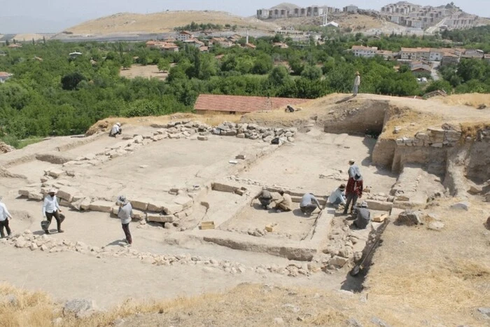 Ancient animal-shaped seals found in Turkey