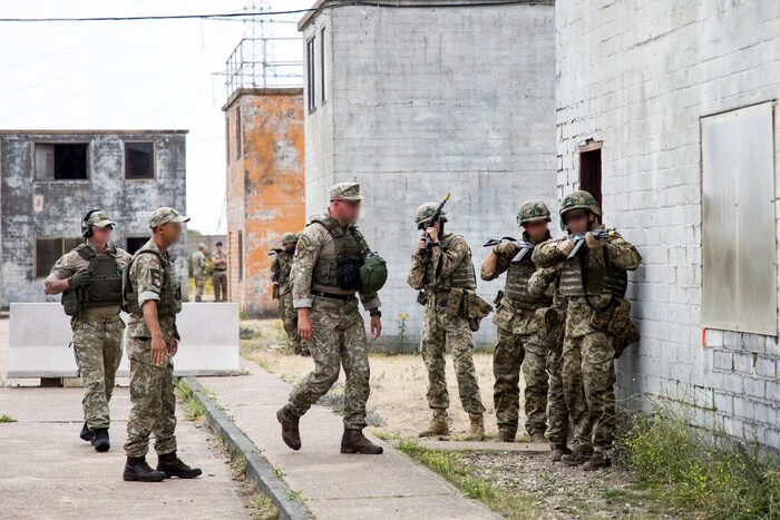 Ukrainian armed forces at Kurschina, enemy advances on Selidovo