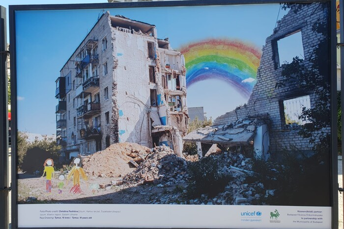 Exhibition of Ukrainian children at the frontline