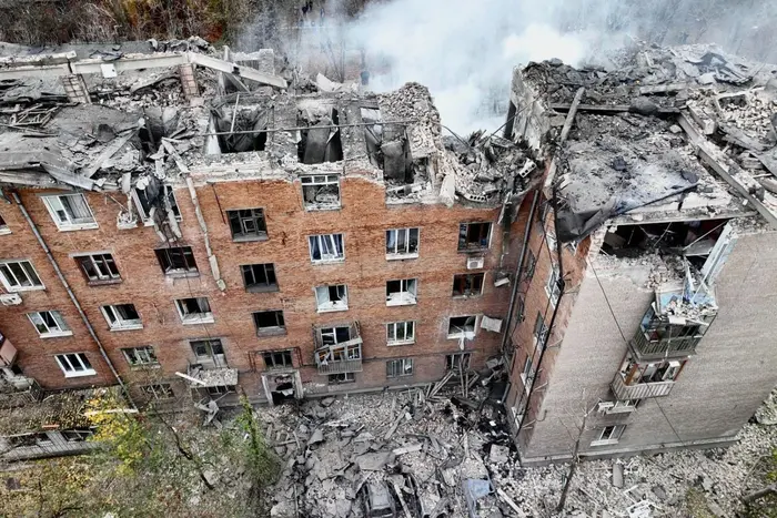 Attack on five-story building in Kryvyi Rih