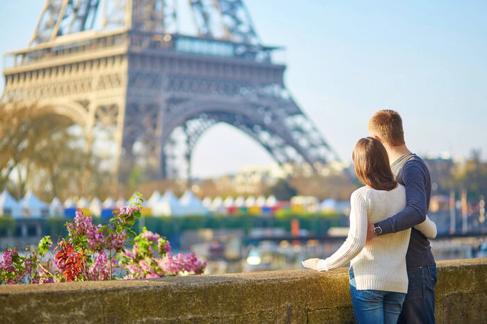 Tourists are interested in new romantic places