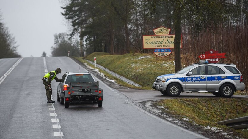 Український водій перевіряє штрафи та бали в Польщі