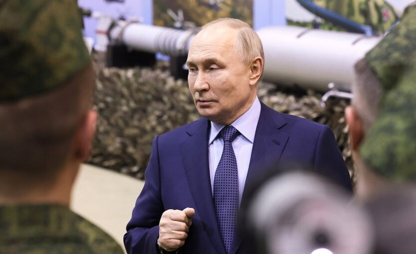 Image of Vladimir Putin and his reaction to the Ukrainian issue during COVID quarantine