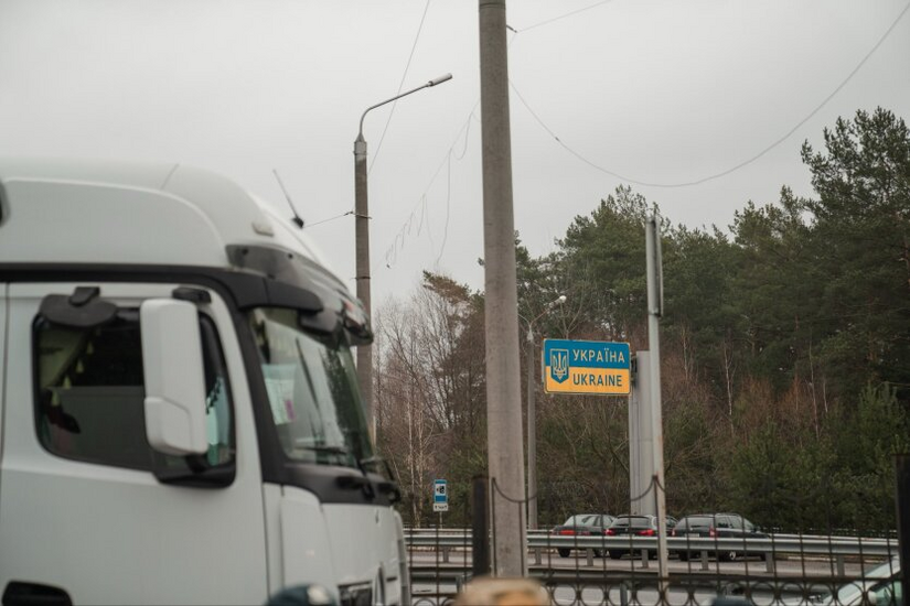 Car at the entrance to Poland