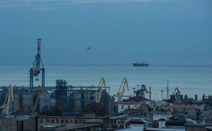 Grain corridor in danger: Russia attacks Black Sea ports