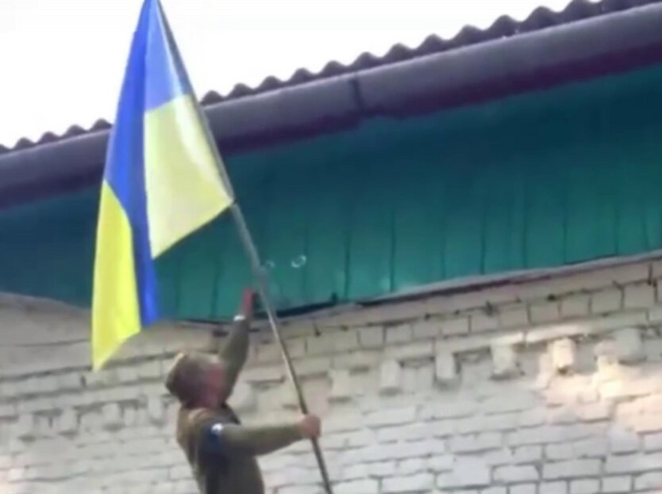 Warriors raise flag over the city