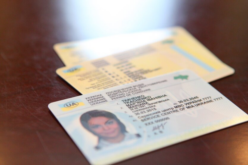 Procedure for exchanging a first-time issued driving license